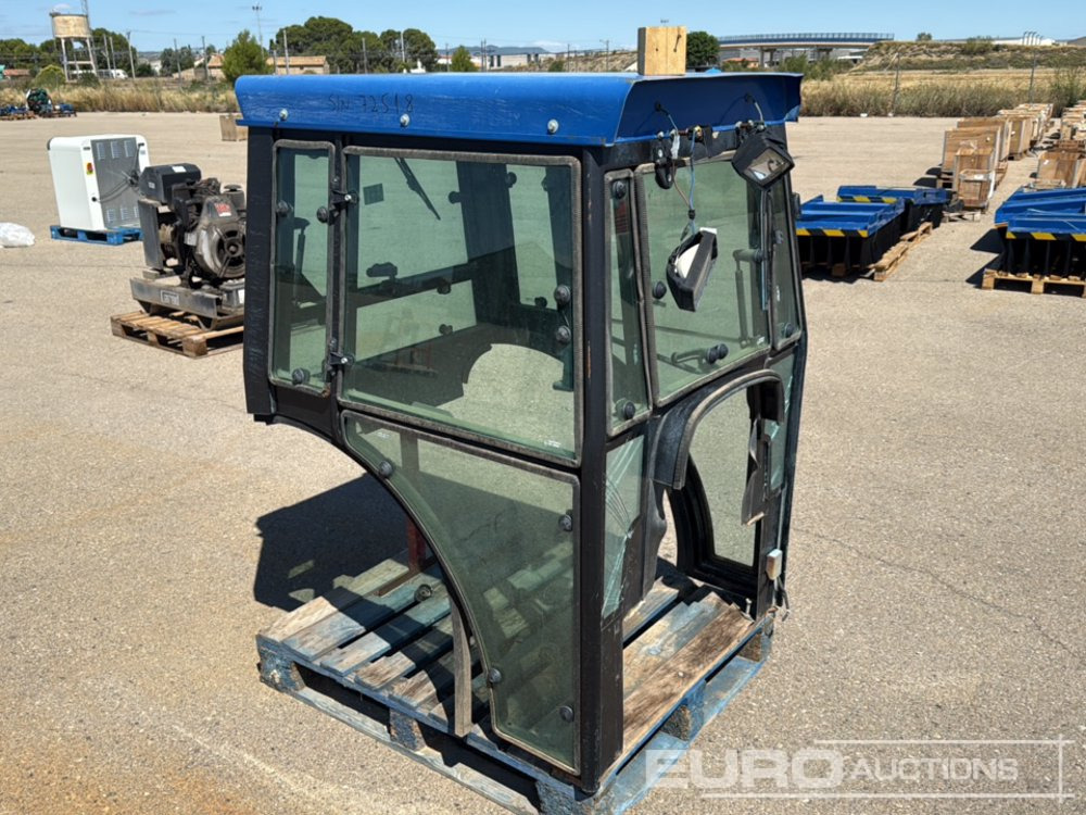 Cab to suit Tractor / Cabina para Tractor - Spare parts: picture 1 Cab to suit Tractor / Cabina para Tractor - Spare parts: picture 1