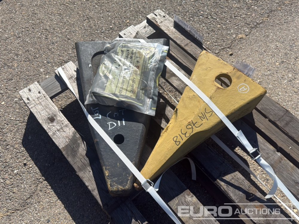 Pallet of Digging Bucket Tooth (2 of) - Spare parts for Bucket: picture 1 Pallet of Digging Bucket Tooth (2 of) - Spare parts for Bucket: picture 1