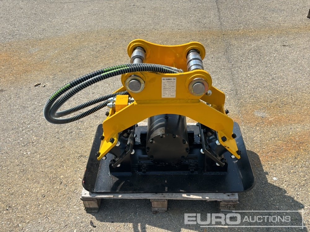 Unused 2025 BLK 04 - Hydraulic hammer: picture 2 Unused 2025 BLK 04 - Hydraulic hammer: picture 2