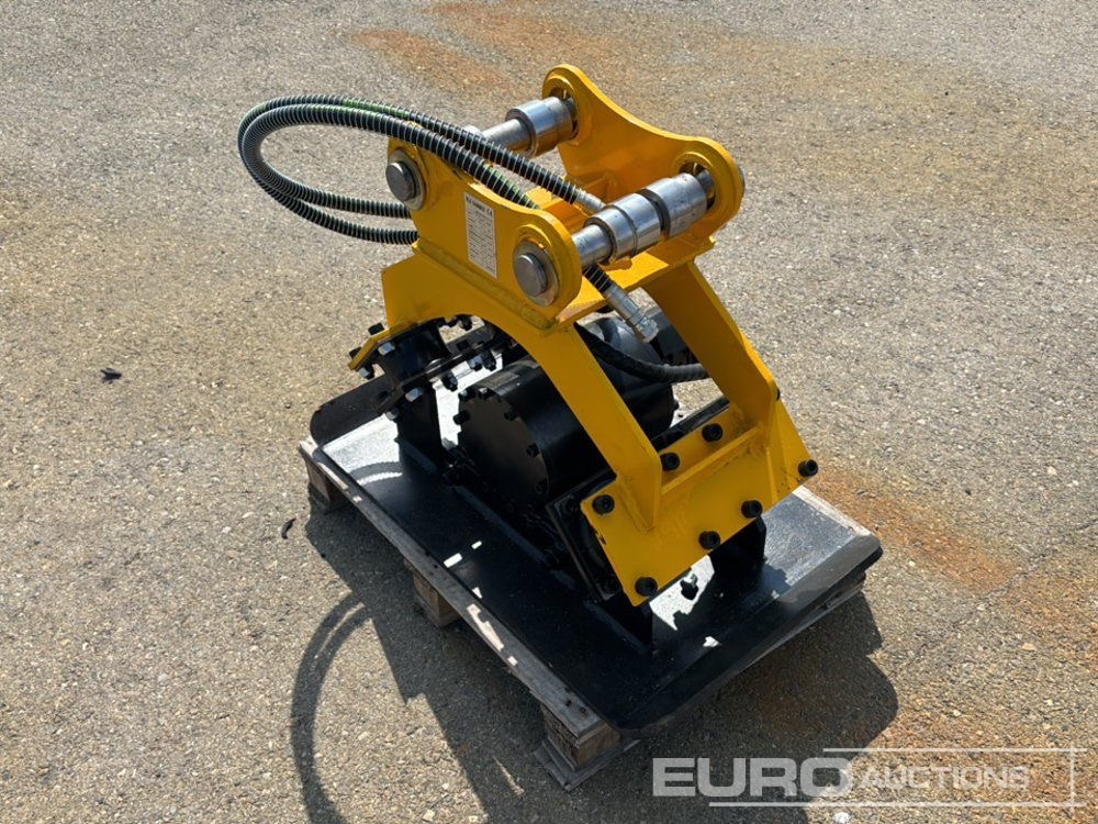Unused 2025 BLK 04 - Hydraulic hammer: picture 4 Unused 2025 BLK 04 - Hydraulic hammer: picture 4