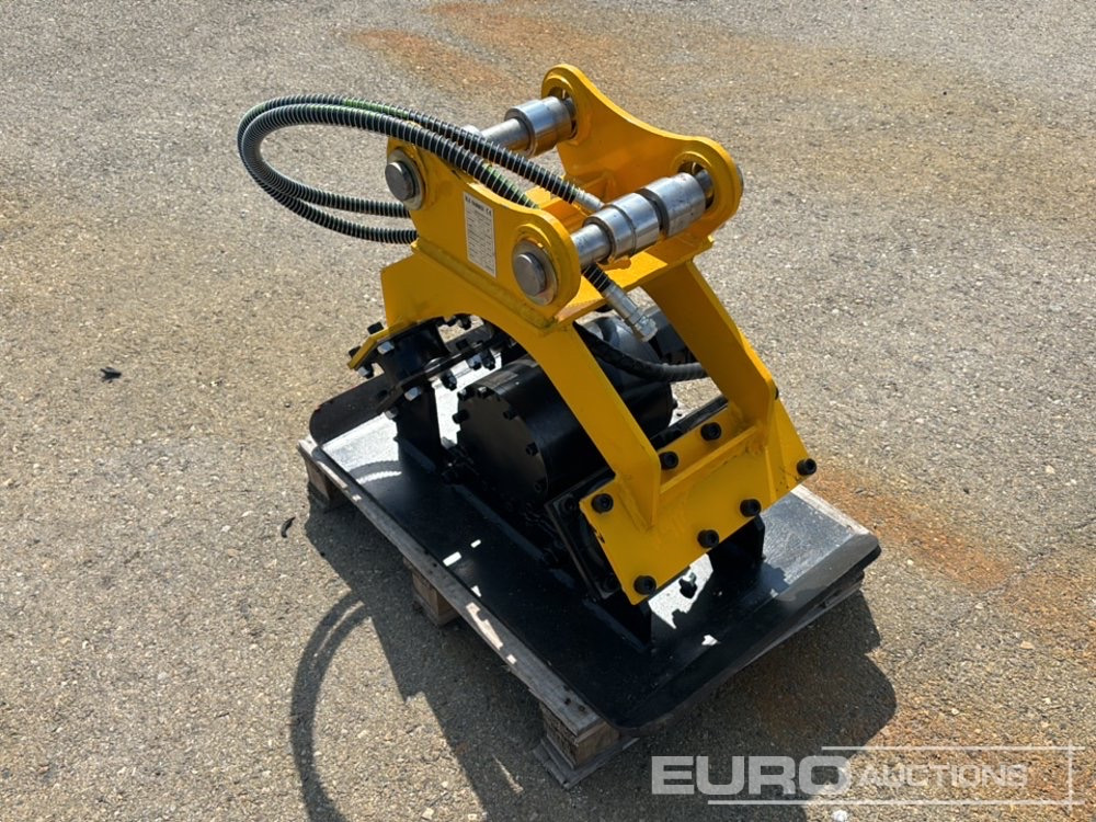 Unused 2025 BLK 04 - Hydraulic hammer: picture 2 Unused 2025 BLK 04 - Hydraulic hammer: picture 2