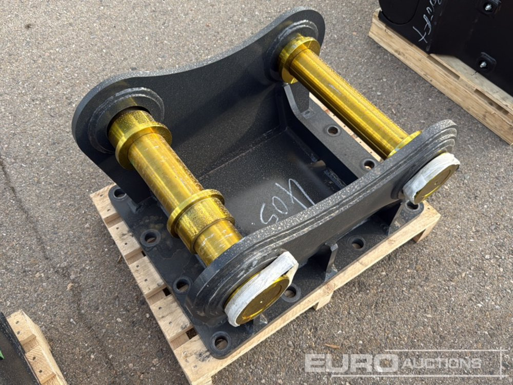 Unused Häner Greasing Pin Ø 90 mm | 80mm, Pin to Pin 485 mm, width 390 mm - Quick coupler: picture 1 Unused Häner Greasing Pin Ø 90 mm | 80mm, Pin to Pin 485 mm, width 390 mm - Quick coupler: picture 1