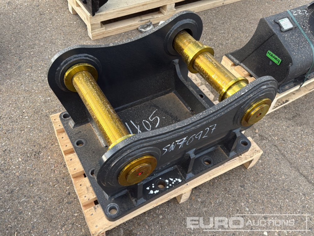 Unused Häner Greasing Pin Ø 90 mm | 80mm, Pin to Pin 485 mm, width 390 mm - Quick coupler: picture 3 Unused Häner Greasing Pin Ø 90 mm | 80mm, Pin to Pin 485 mm, width 390 mm - Quick coupler: picture 3