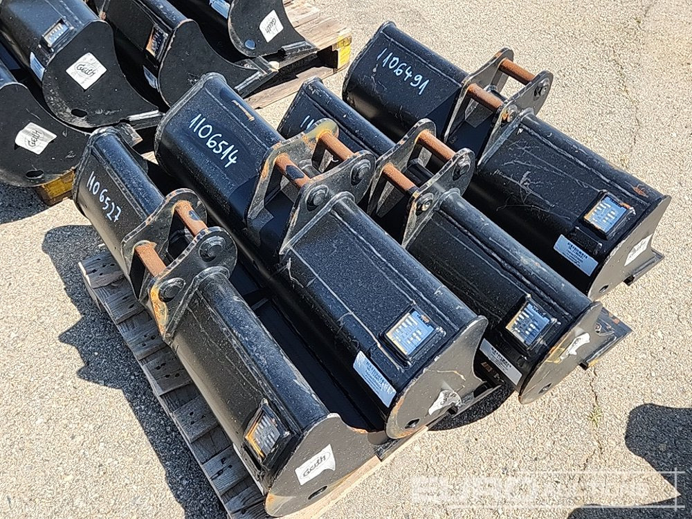 Unused Yanmar G02R-0900-6096 - Bucket: picture 2 Unused Yanmar G02R-0900-6096 - Bucket: picture 2