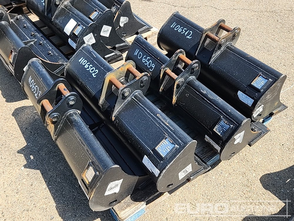 Unused Yanmar G02R-0900-6096 - Bucket: picture 2 Unused Yanmar G02R-0900-6096 - Bucket: picture 2