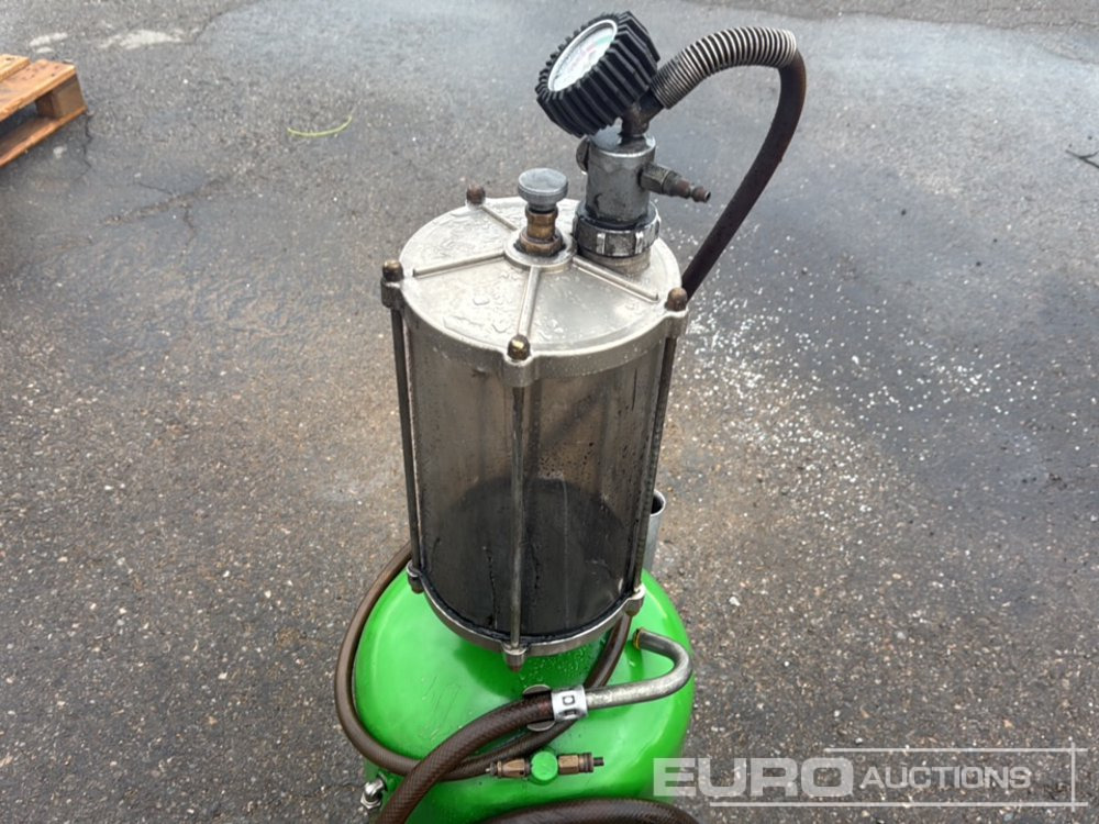Vacuum Oil Extractor - Construction equipment: picture 5 Vacuum Oil Extractor - Construction equipment: picture 5