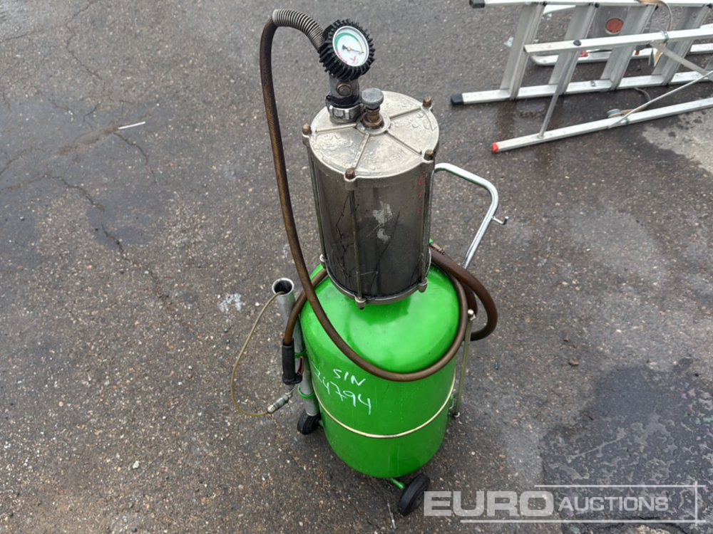 Vacuum Oil Extractor - Construction equipment: picture 4 Vacuum Oil Extractor - Construction equipment: picture 4