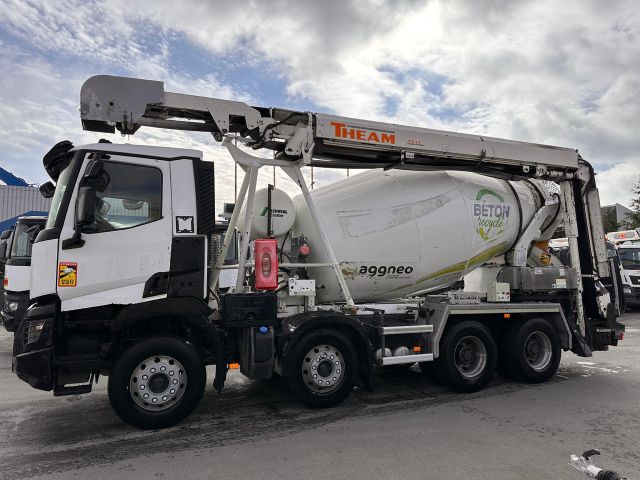 Camion béton Renault C380 EK-364-EC - Concrete mixer truck: picture 2 Camion béton Renault C380 EK-364-EC - Concrete mixer truck: picture 2
