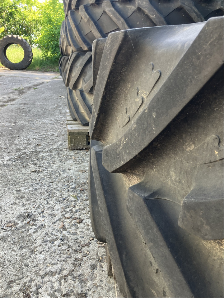 BKT 540/65R30 - Wheels and tires: picture 2 BKT 540/65R30 - Wheels and tires: picture 2