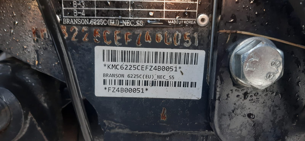 Branson 6225C - Farm tractor: picture 2 Branson 6225C - Farm tractor: picture 2