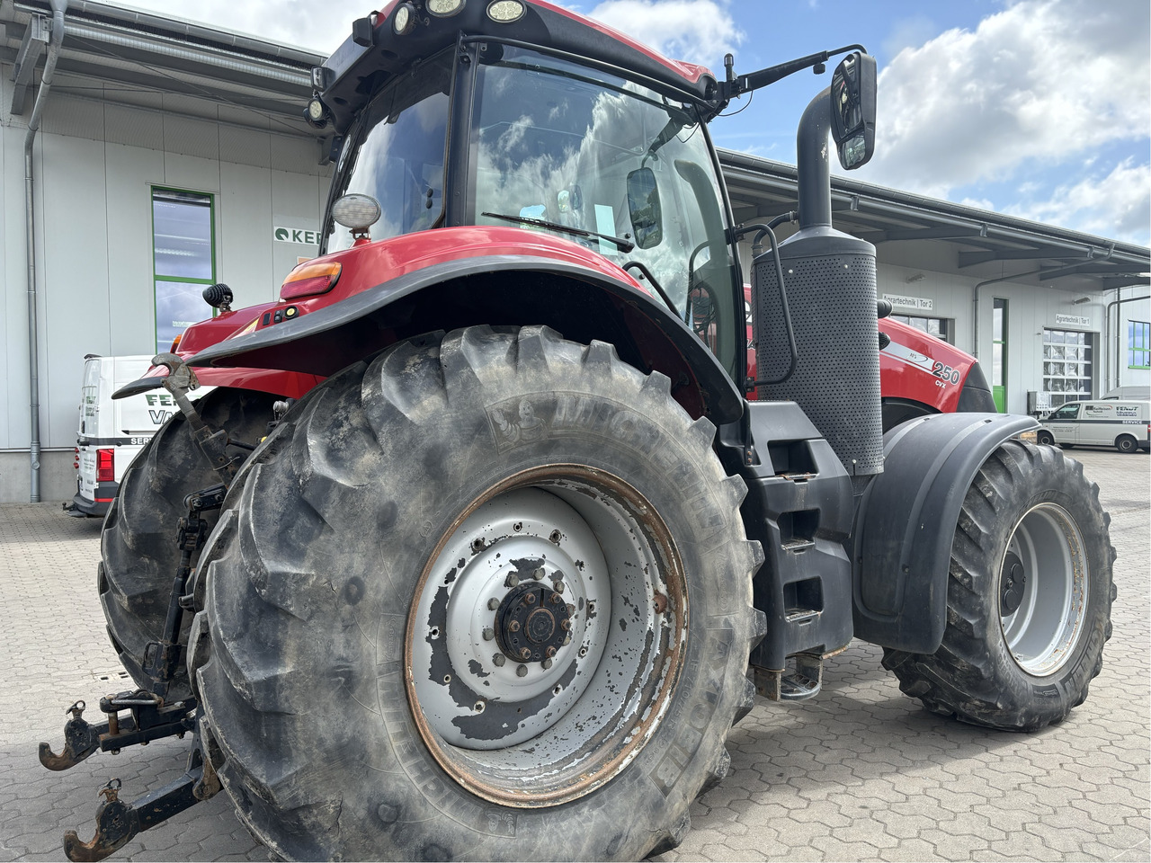 Case IH CVX 310 - Farm tractor: picture 3 Case IH CVX 310 - Farm tractor: picture 3