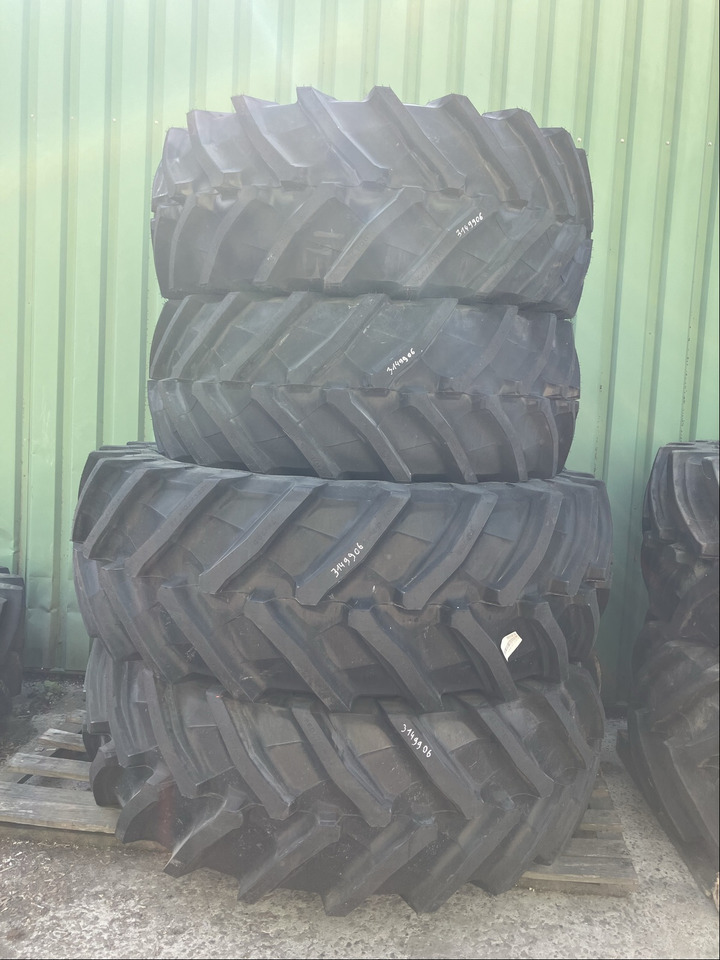 Fendt 580/70R42 u. 540/65R30 - Wheels and tires: picture 1 Fendt 580/70R42 u. 540/65R30 - Wheels and tires: picture 1