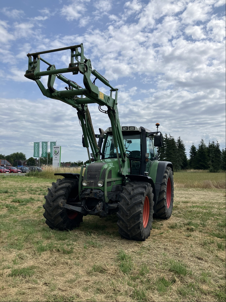 Fendt 712 COM1 - Farm tractor: picture 1 Fendt 712 COM1 - Farm tractor: picture 1