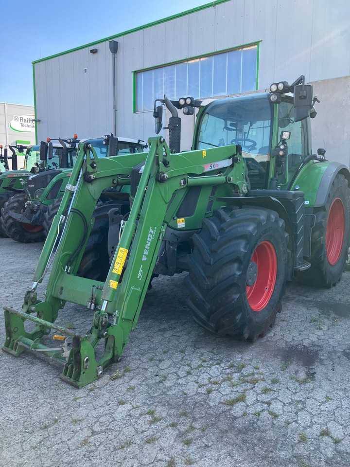 Fendt 718 Vario S4 Power - Farm tractor: picture 1 Fendt 718 Vario S4 Power - Farm tractor: picture 1