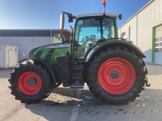 Fendt 718 Vario S4 Profi Plus - Farm tractor: picture 1 Fendt 718 Vario S4 Profi Plus - Farm tractor: picture 1
