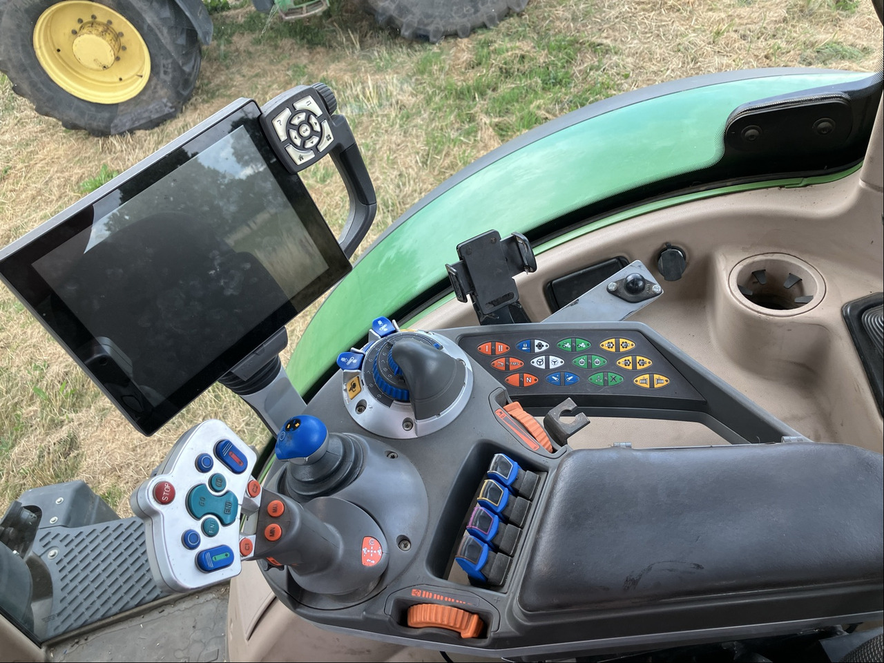 Fendt 724 Vario S4 - Farm tractor: picture 3 Fendt 724 Vario S4 - Farm tractor: picture 3