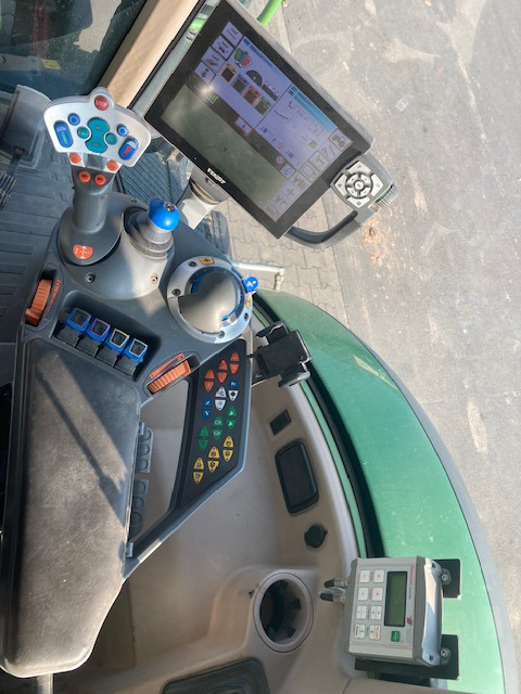 Fendt 724 Vario S4 Profi - Farm tractor: picture 4 Fendt 724 Vario S4 Profi - Farm tractor: picture 4