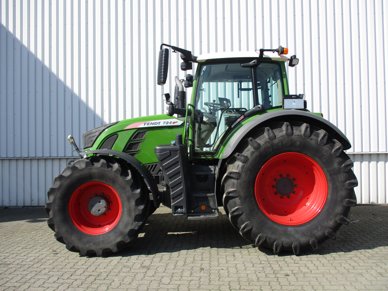 Fendt 724 Vario S4 ProfiPlus - Farm tractor: picture 1 Fendt 724 Vario S4 ProfiPlus - Farm tractor: picture 1