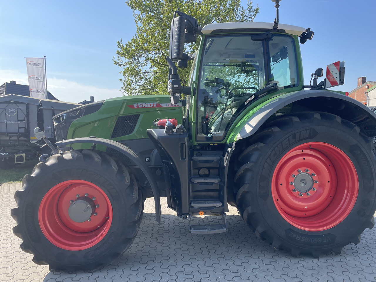 Fendt 728 Vario Gen7 Profi Setting2 - Farm tractor: picture 1 Fendt 728 Vario Gen7 Profi Setting2 - Farm tractor: picture 1