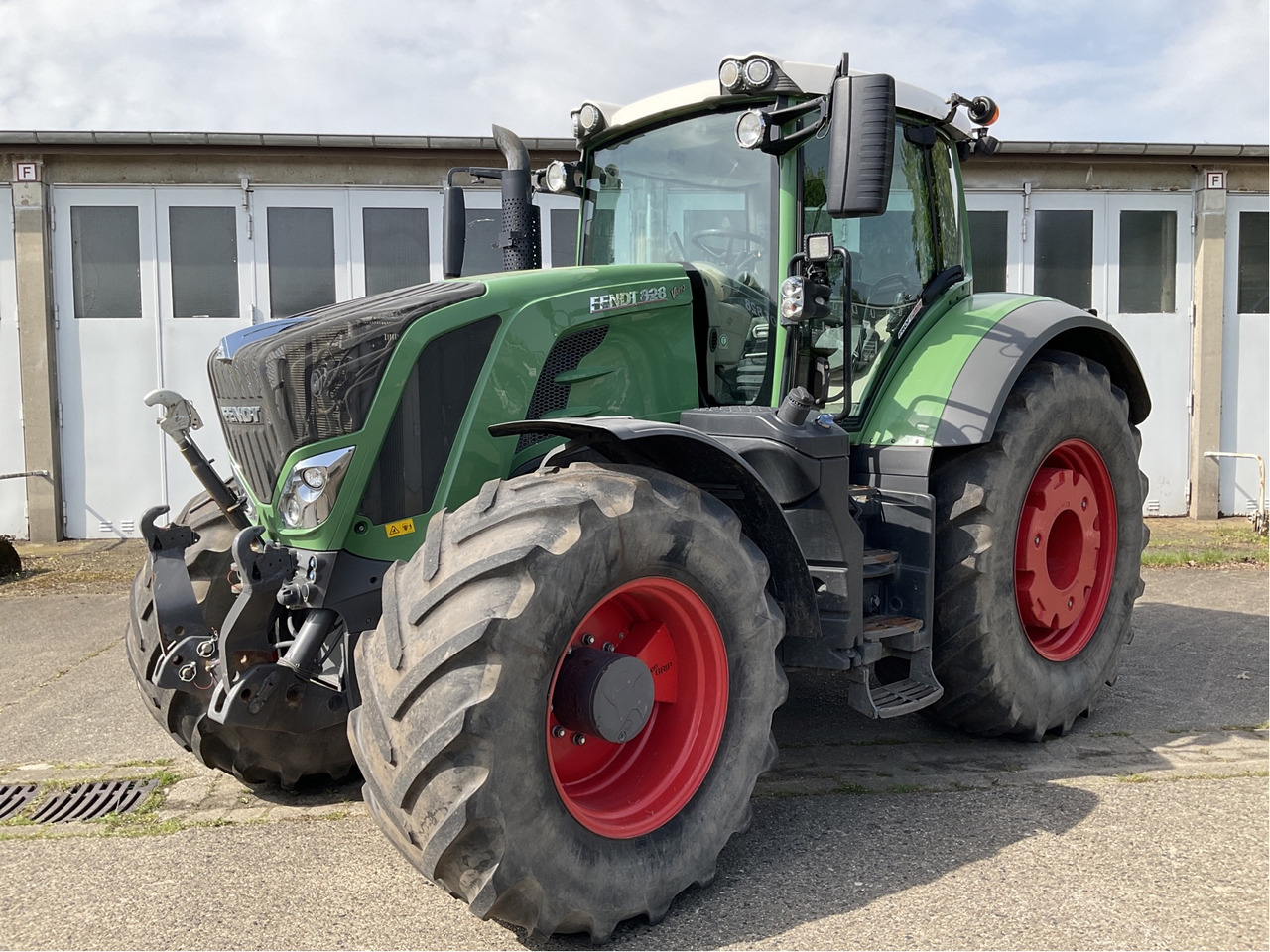 Fendt 828 Vario ProfiPlus - Farm tractor: picture 1 Fendt 828 Vario ProfiPlus - Farm tractor: picture 1