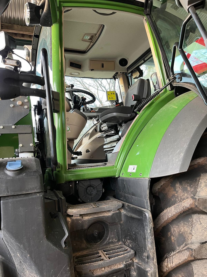 Fendt 828 Vario S4 ProfiPlus FL - Farm tractor: picture 4 Fendt 828 Vario S4 ProfiPlus FL - Farm tractor: picture 4
