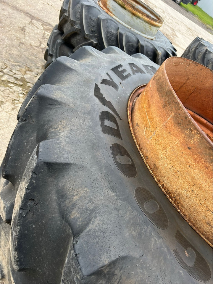 Goodyear 20.8R42,BKT 460/85R30 Zwillinge - Wheels and tires: picture 4 Goodyear 20.8R42,BKT 460/85R30 Zwillinge - Wheels and tires: picture 4