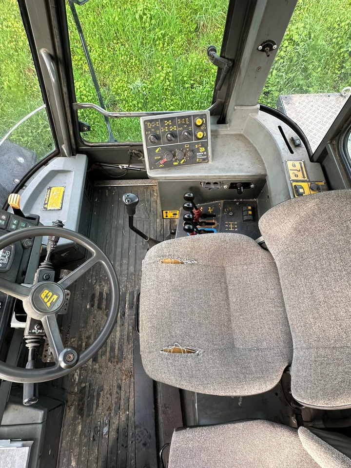 JCB Fastrac - Farm tractor: picture 3 JCB Fastrac - Farm tractor: picture 3