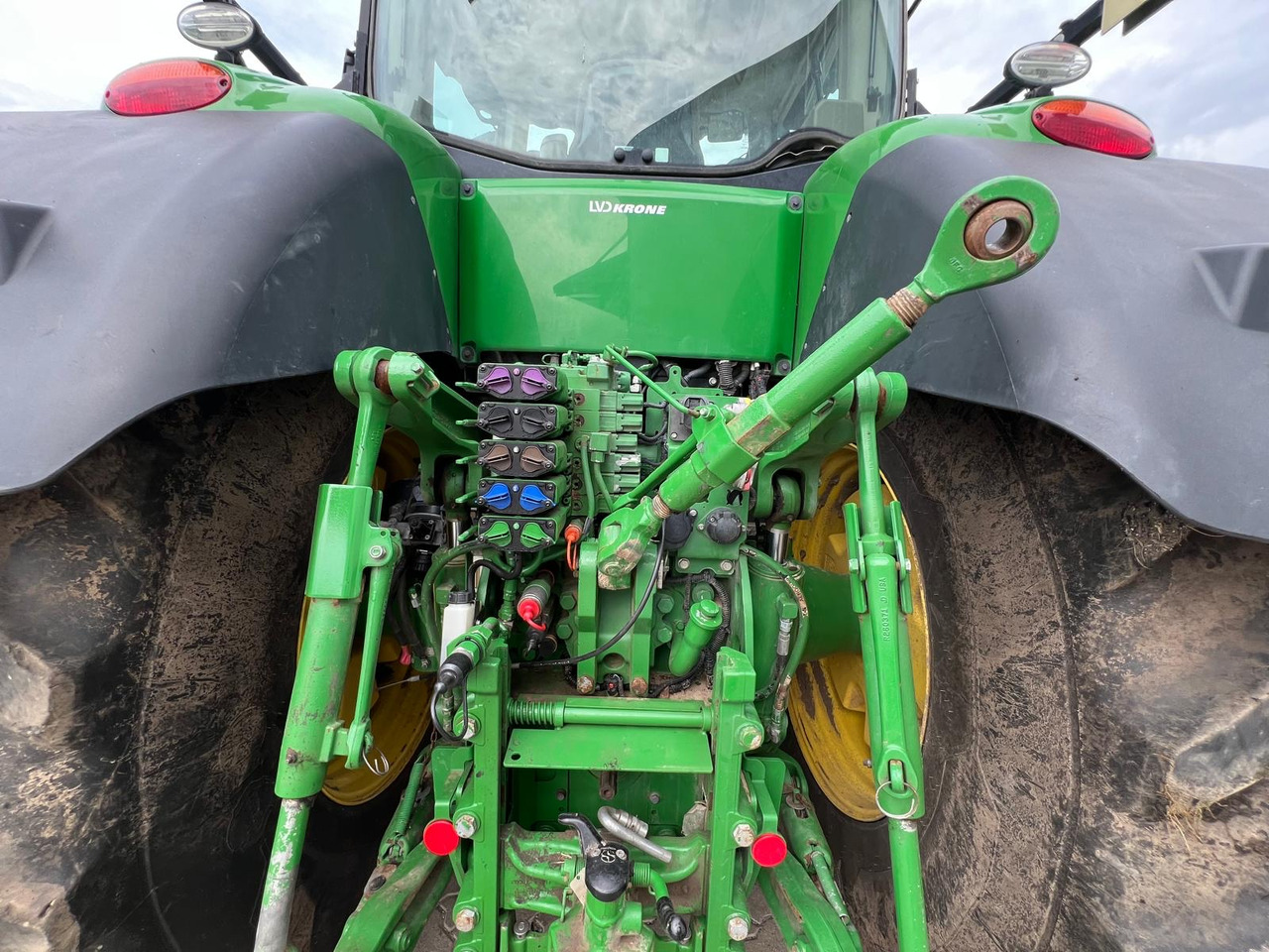 Farm tractor John Deere 7310 R: picture 7