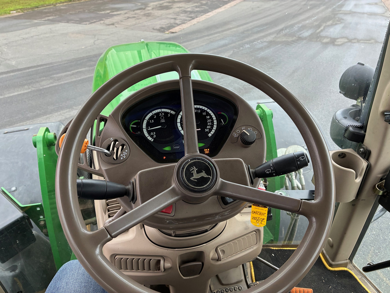 John Deere 7430 - Farm tractor: picture 2 John Deere 7430 - Farm tractor: picture 2