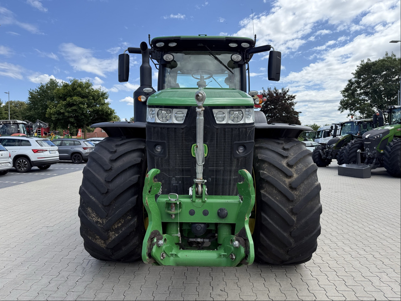 John Deere 8370R PowerShift - Farm tractor: picture 4 John Deere 8370R PowerShift - Farm tractor: picture 4