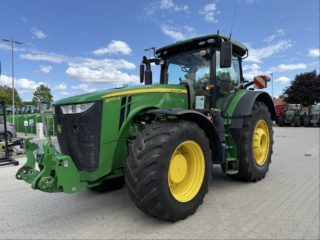 John Deere 8370R PowerShift - Farm tractor: picture 1 John Deere 8370R PowerShift - Farm tractor: picture 1