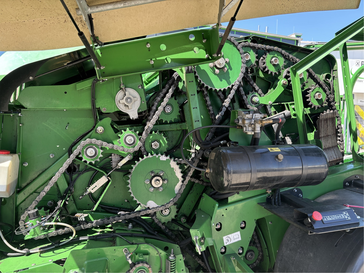 John Deere Presswickelkombination C441R - Hay and forage equipment: picture 5 John Deere Presswickelkombination C441R - Hay and forage equipment: picture 5