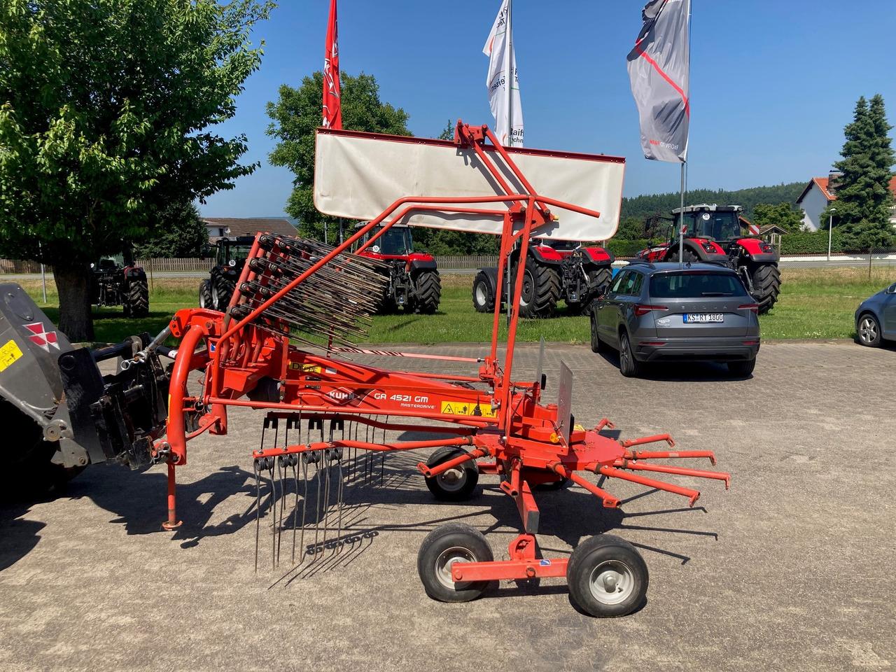 Kuhn Schwader GA 4521 - Tedder/ Rake: picture 1 Kuhn Schwader GA 4521 - Tedder/ Rake: picture 1