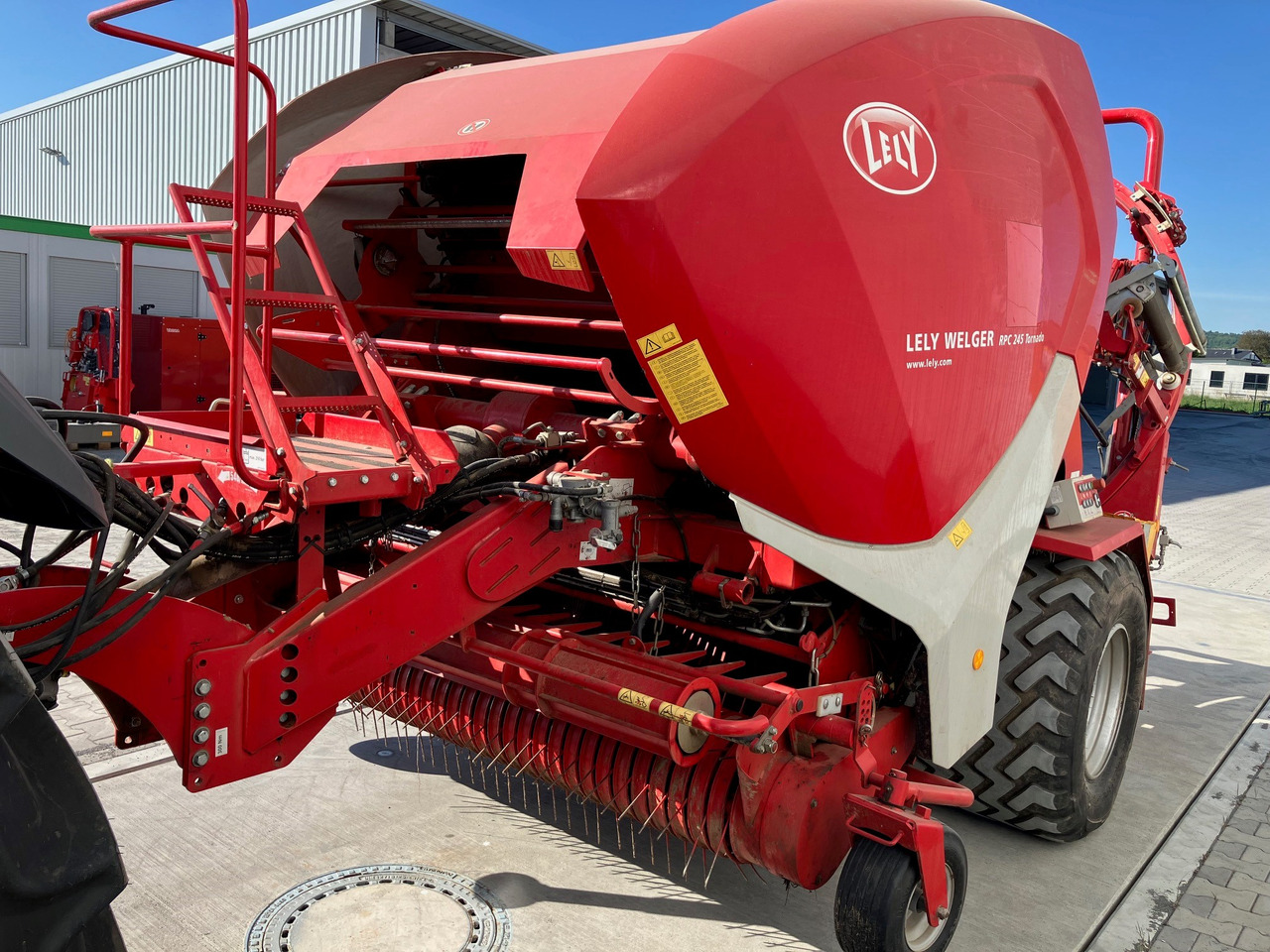 Lely Welger RPC 245 Tornado - Hay and forage equipment: picture 1 Lely Welger RPC 245 Tornado - Hay and forage equipment: picture 1