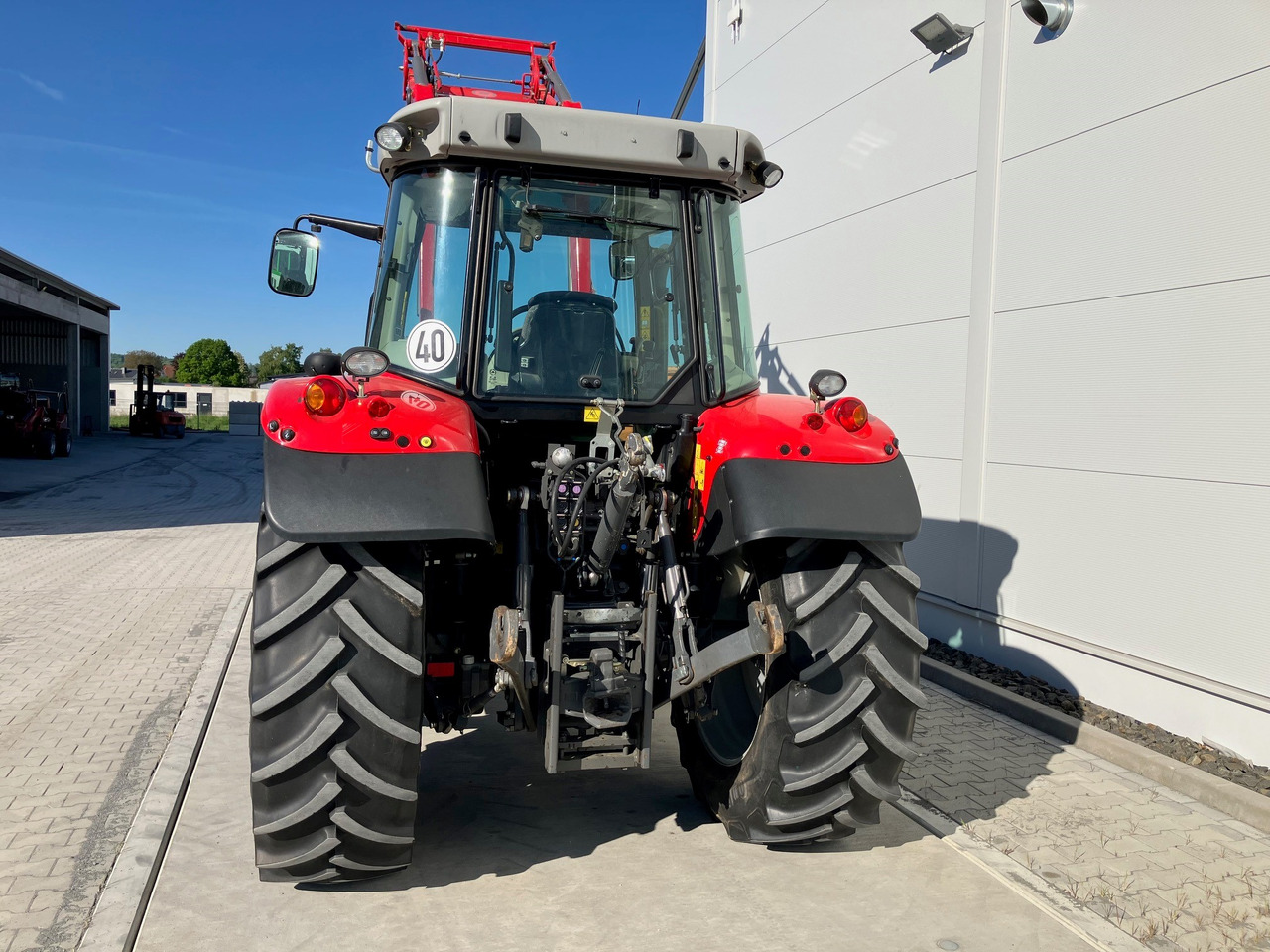 Massey Ferguson 5613 Dyna 6 - Farm tractor: picture 5 Massey Ferguson 5613 Dyna 6 - Farm tractor: picture 5