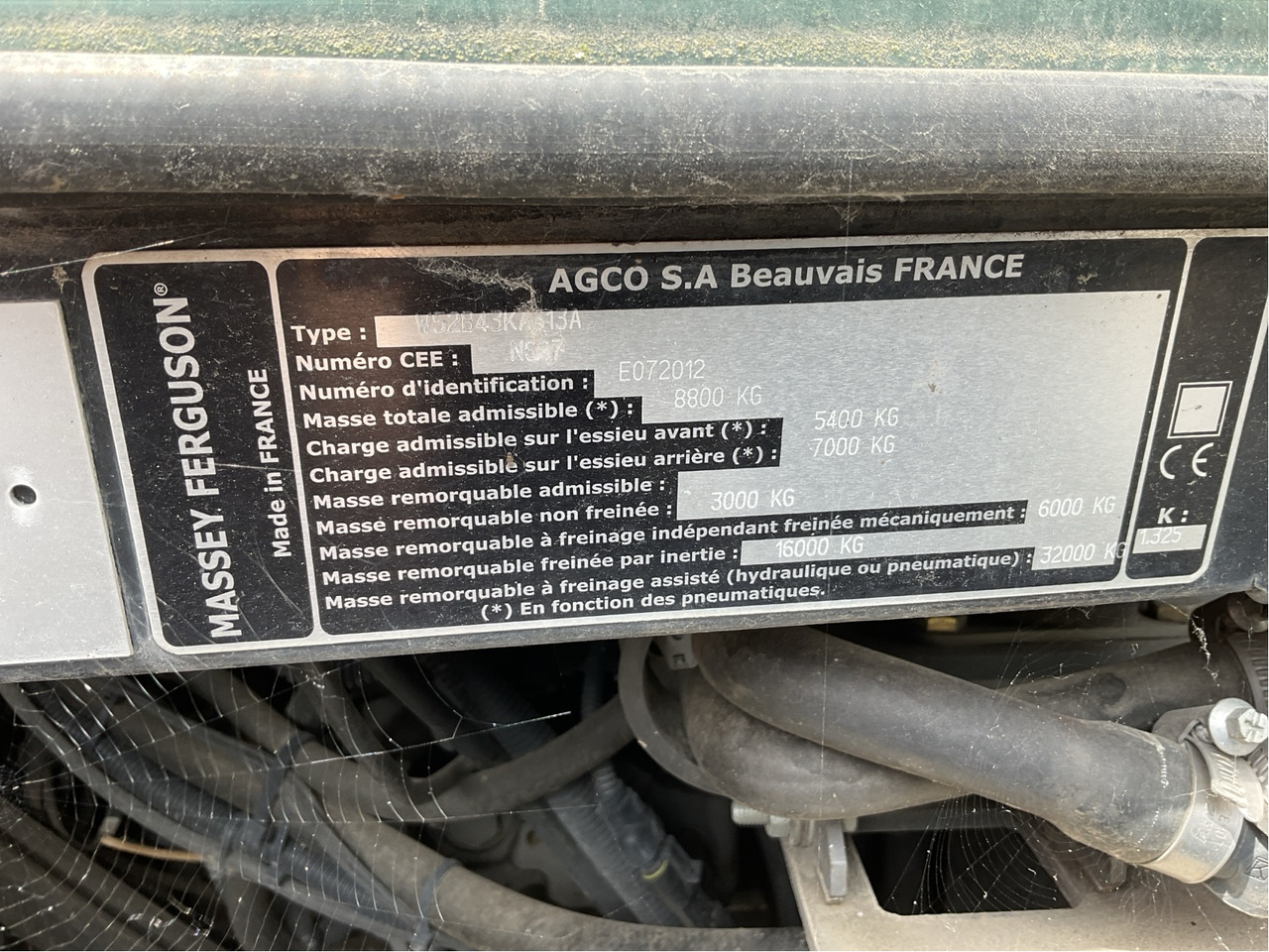 Massey Ferguson 6614 Dyna 6 - Farm tractor: picture 2 Massey Ferguson 6614 Dyna 6 - Farm tractor: picture 2