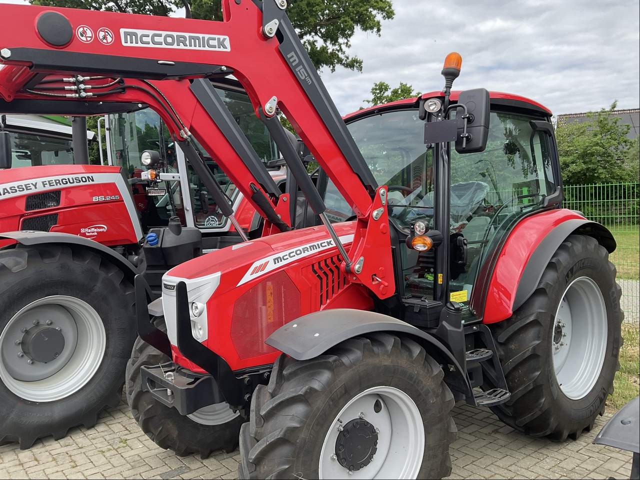 Mc Cormick X5.85 - Farm tractor: picture 1 Mc Cormick X5.85 - Farm tractor: picture 1