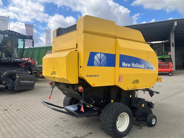 New Holland BR 7070 Crop Cutter II - Hay and forage equipment: picture 2 New Holland BR 7070 Crop Cutter II - Hay and forage equipment: picture 2