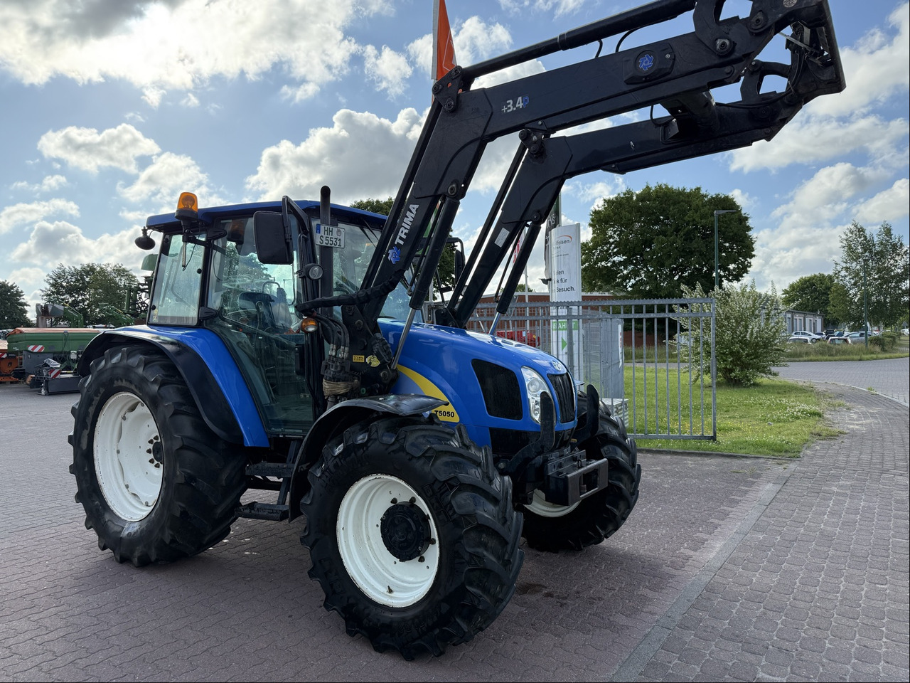 New Holland T5050 - Farm tractor: picture 3 New Holland T5050 - Farm tractor: picture 3