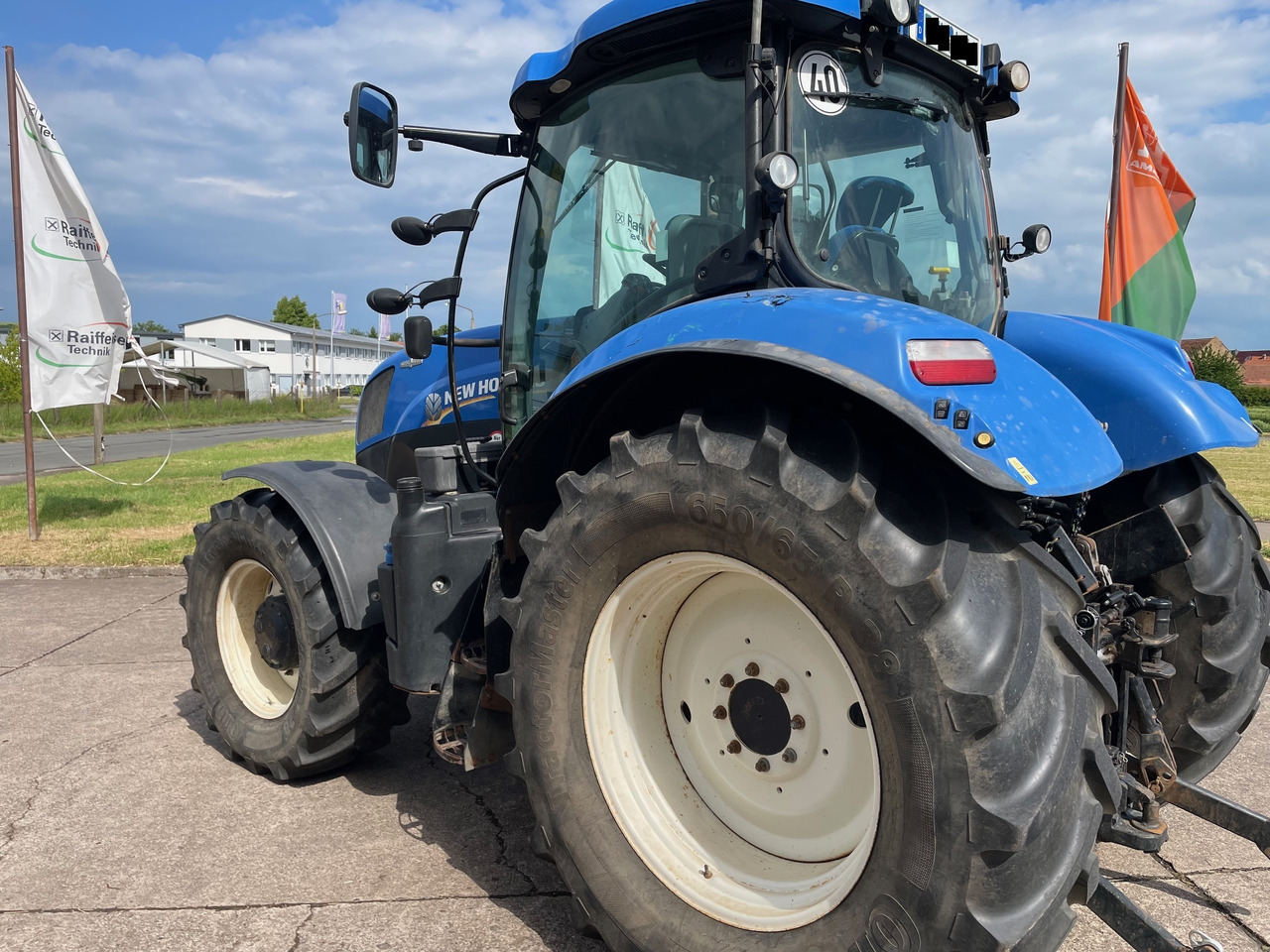 New Holland T7.210 Autocommand - Farm tractor: picture 4 New Holland T7.210 Autocommand - Farm tractor: picture 4