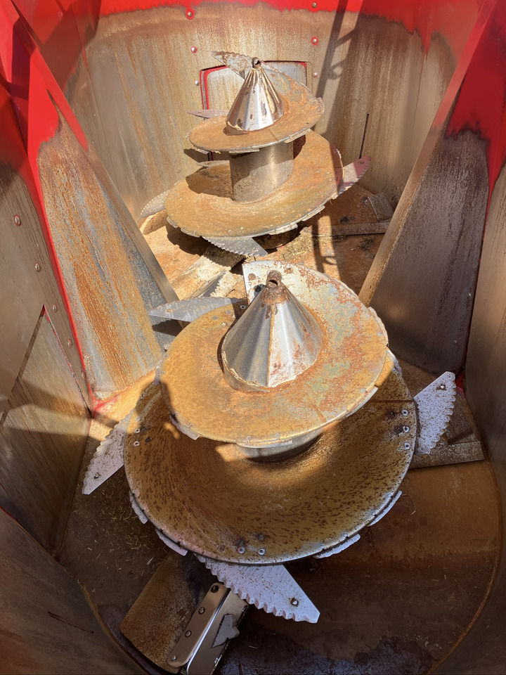 Peecon Biga 20-215 Twin Plus - Forage mixer wagon: picture 4 Peecon Biga 20-215 Twin Plus - Forage mixer wagon: picture 4