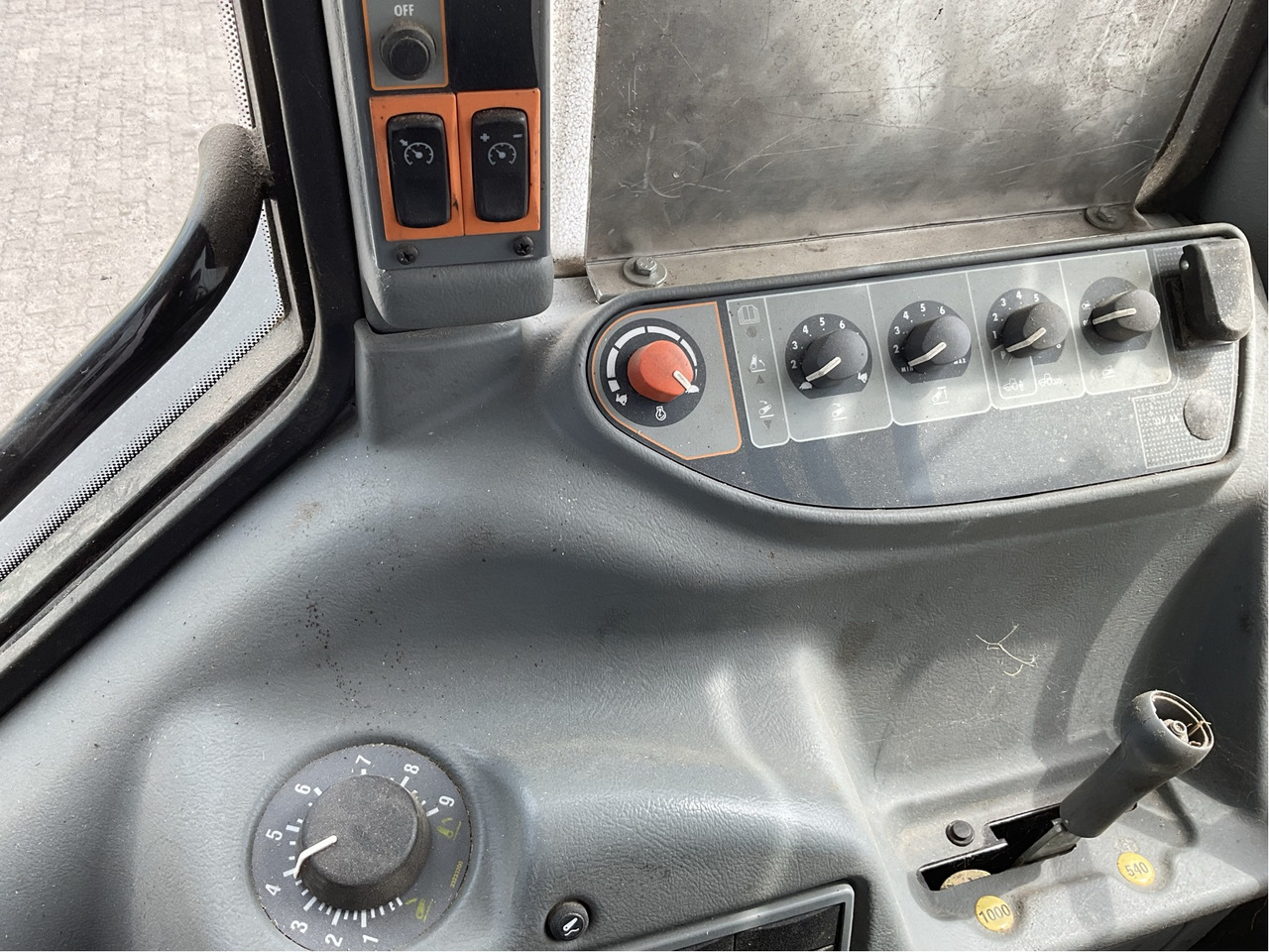 Valtra A 93 - Farm tractor: picture 5 Valtra A 93 - Farm tractor: picture 5