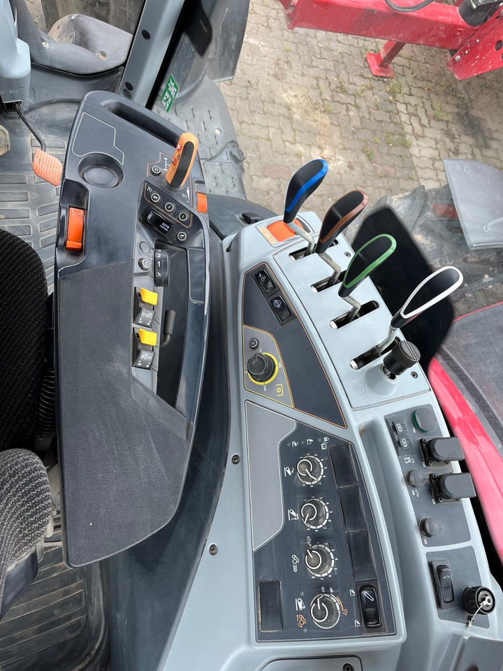 Valtra T 175 Active - Farm tractor: picture 2 Valtra T 175 Active - Farm tractor: picture 2