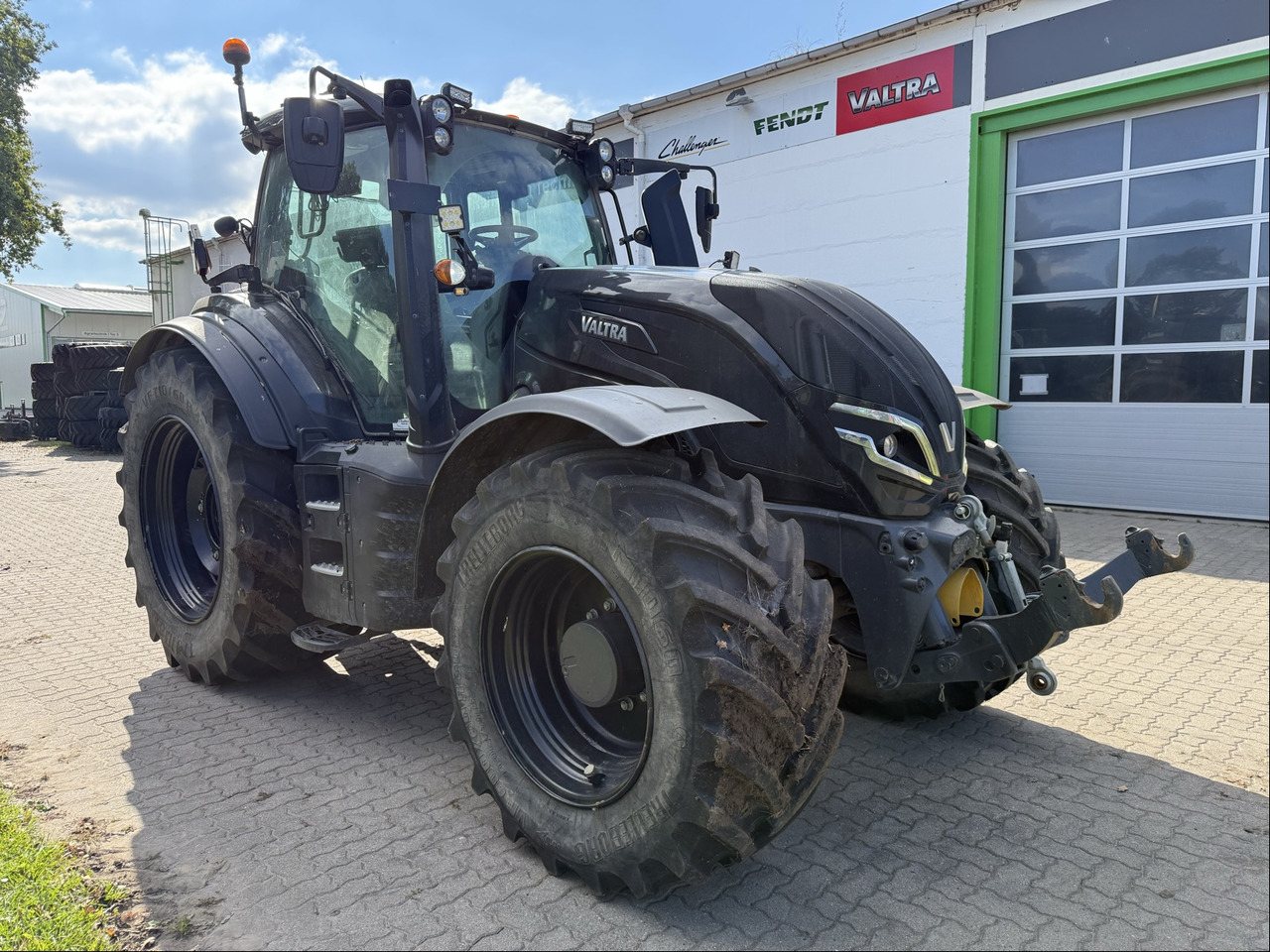 Valtra T 235 Direct - Farm tractor: picture 1 Valtra T 235 Direct - Farm tractor: picture 1