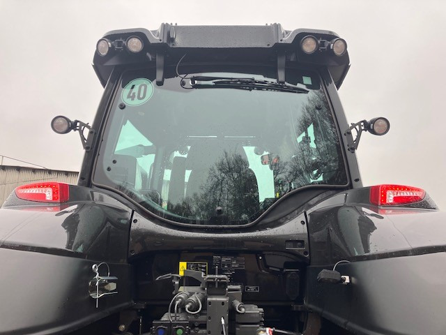 Valtra T235 V 2A1 - Farm tractor: picture 4 Valtra T235 V 2A1 - Farm tractor: picture 4