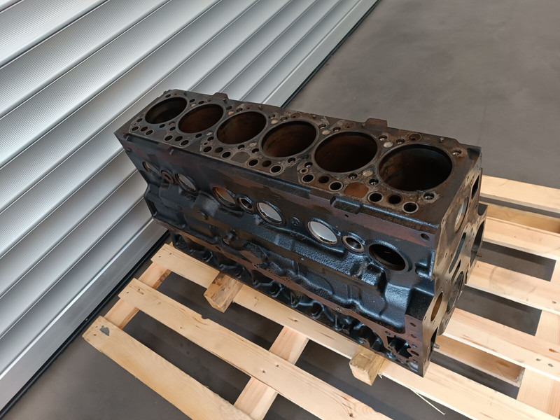 MAN TGM, TGL - Crankcase for Truck: picture 3 MAN TGM, TGL - Crankcase for Truck: picture 3