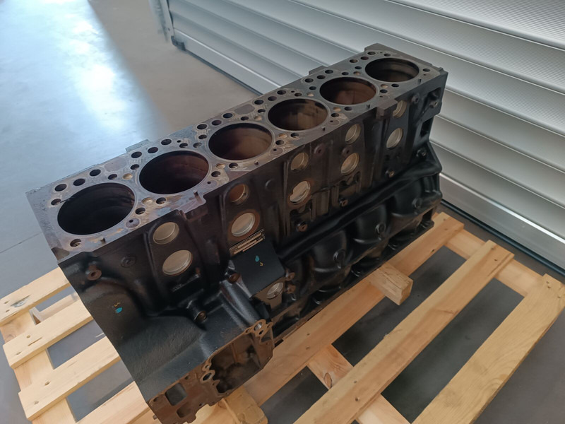 MAN TGM, TGL - Crankcase for Truck: picture 4 MAN TGM, TGL - Crankcase for Truck: picture 4