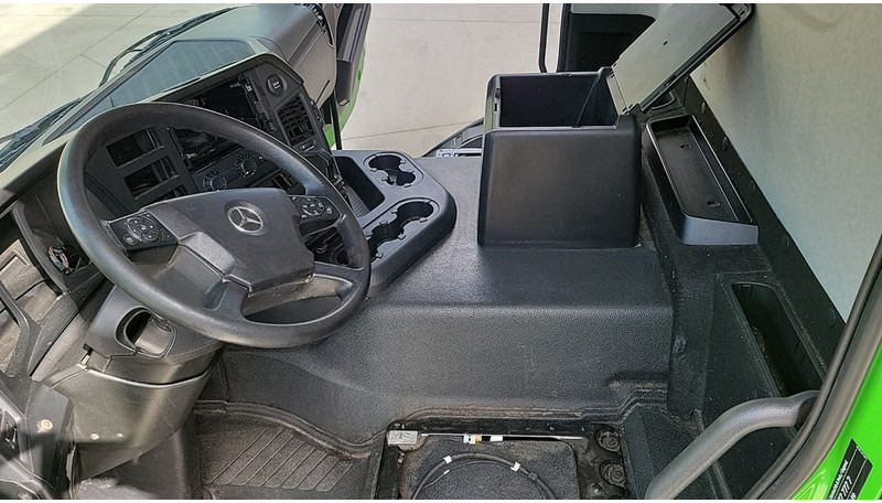 Mercedes-Benz S Actros - Arocs - Antos Classic Space - Cab and interior for Truck: picture 3 Mercedes-Benz S Actros - Arocs - Antos Classic Space - Cab and interior for Truck: picture 3