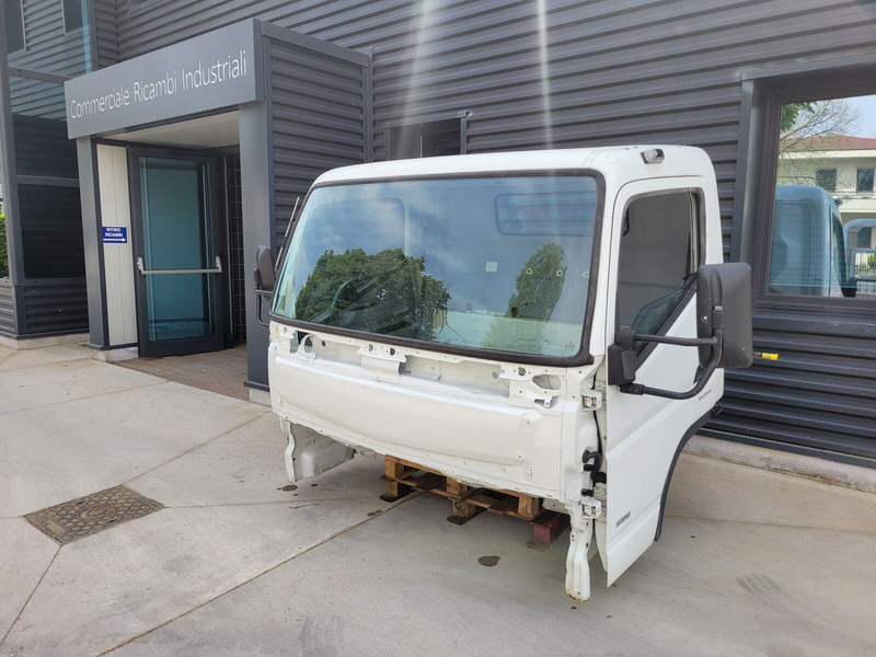 Mitsubishi Fuso "C" - Cab and interior for Truck: picture 4 Mitsubishi Fuso "C" - Cab and interior for Truck: picture 4