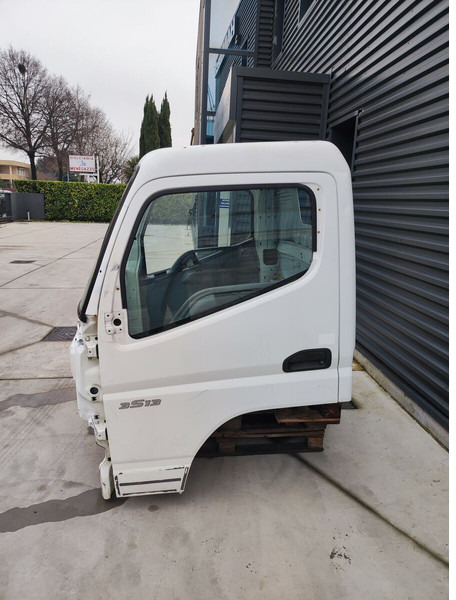 Mitsubishi Fuso CANTER S TYPE EURO 5 EURO 6 MODEL - Cab and interior for Truck: picture 2 Mitsubishi Fuso CANTER S TYPE EURO 5 EURO 6 MODEL - Cab and interior for Truck: picture 2